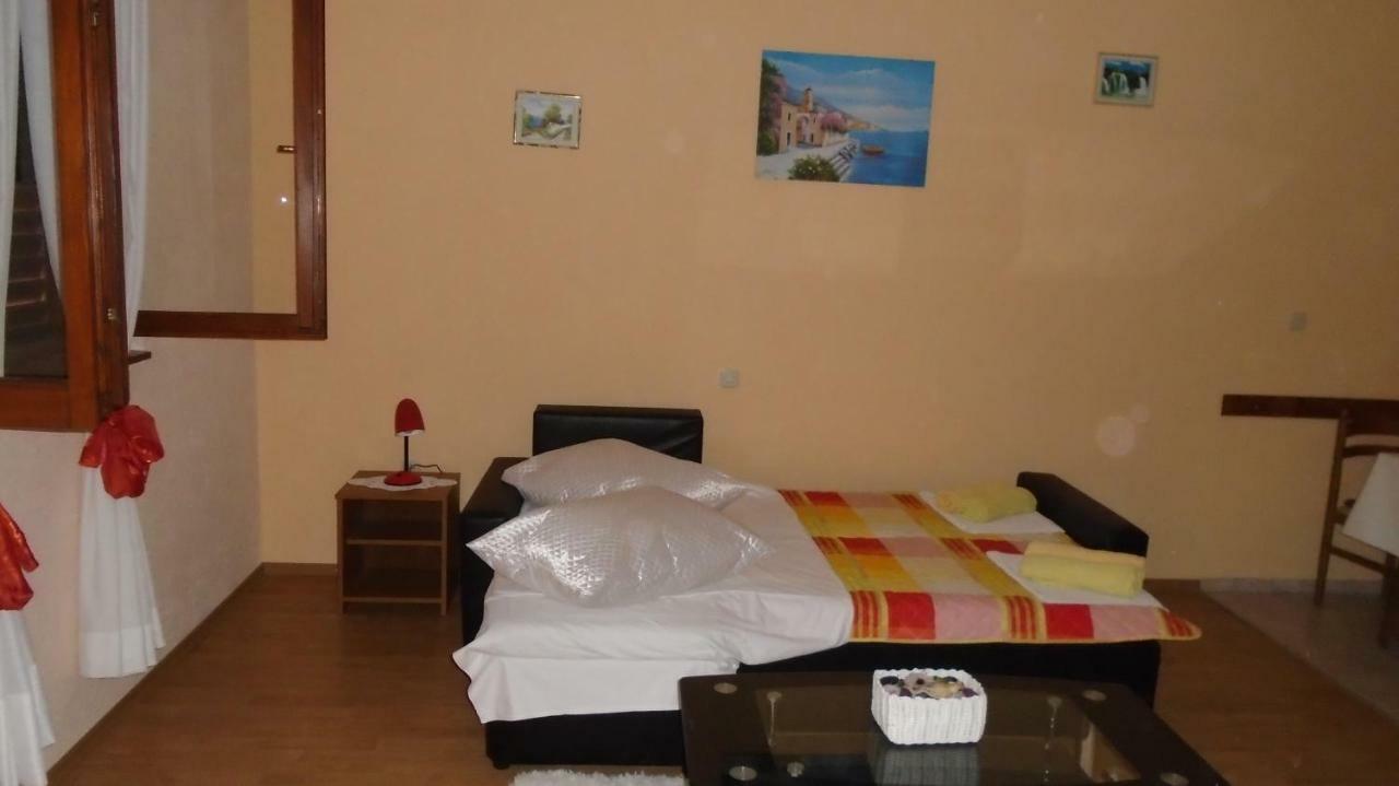Apartmani A.Teskera Trogir Exterior photo